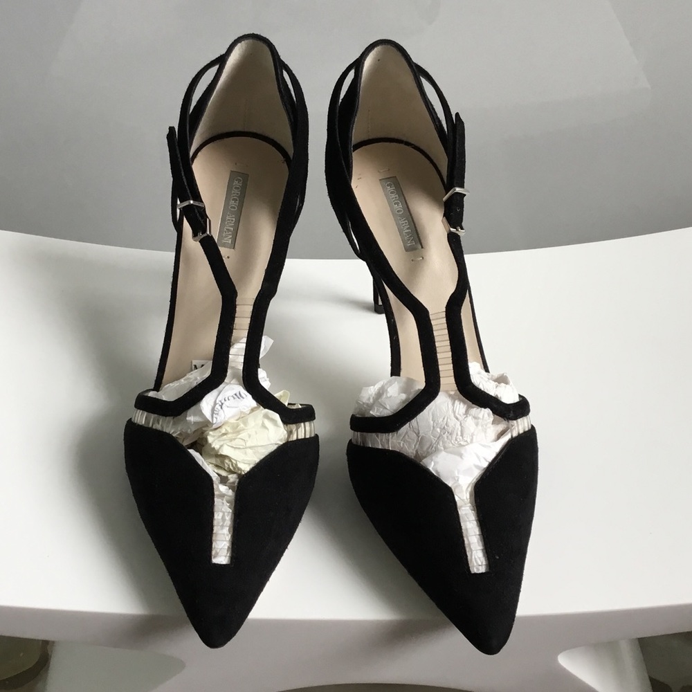 Giorgio Armani black suede heels. - Picture 16 of 16